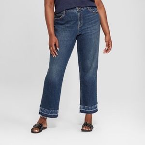 🌸Universal Thread Boyfriend Tapered Raw Hem Jeans